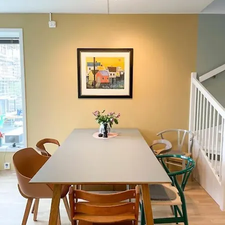 Modern 4 Bedroom Townhouse With Patio And Garden Trondheim
